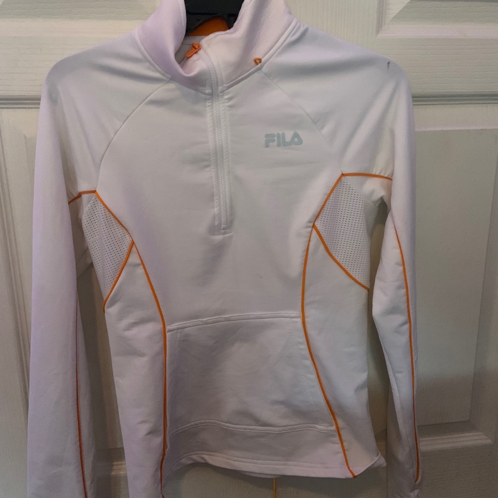 FILA top